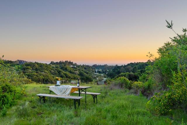 365 Race Horse Lane, La Selva Beach CA: https://media.crmls.org/mediaz/e31affa0-4e98-44cf-8665-23dee0fe75a2.jpg