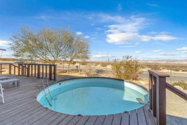 71915 Samarkand Drive, 29 Palms CA: https://media.crmls.org/mediaz/e31b77a1-7905-47f0-bd21-f09e7e31b443.jpg