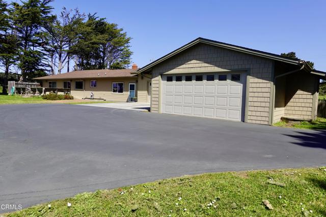 19100 Pacific Drive, Fort Bragg CA: https://media.crmls.org/mediaz/e31c6627-0229-4a7c-90e6-269d86d93ce0.jpg