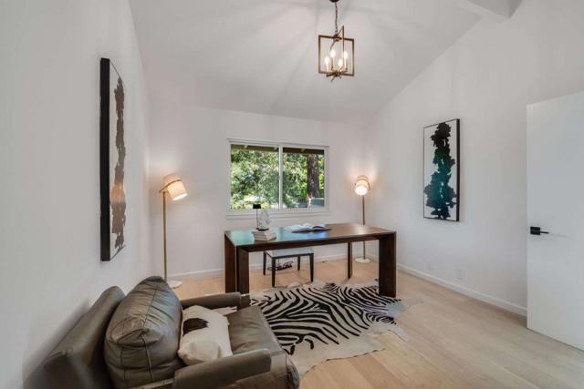 228 Sand Hill Circle, Menlo Park CA: https://media.crmls.org/mediaz/e31c70c4-e9e8-42eb-863d-acda9dd8a315.jpg