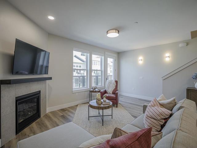 116 Aptos Village Way, Aptos CA: https://media.crmls.org/mediaz/e31ce266-33ea-46b8-943a-6c80cb210453.jpg