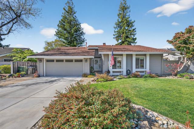 8325 Pinotage Court, San Jose CA: https://media.crmls.org/mediaz/e31ceda3-e574-47db-ae0b-52f083d82539.jpg