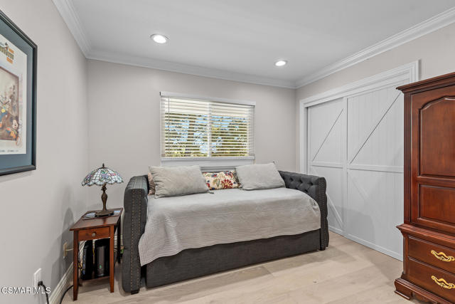 364 Longwood Court, Thousand Oaks CA: https://media.crmls.org/mediaz/e31d22e5-e094-4568-a250-b2de48d70fc4.jpg