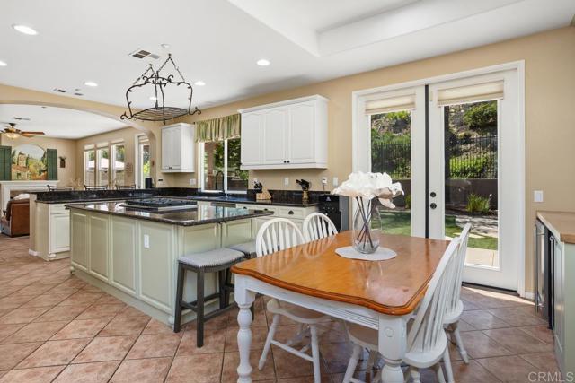 3385 Wild Oak Lane, Escondido CA: https://media.crmls.org/mediaz/e31d3572-e6fc-47e6-b028-7526a6f1f48d.jpg