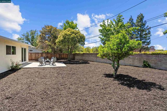 3319 Claudia Dr, Concord CA: https://media.crmls.org/mediaz/e31daf8d-2bf3-4ae7-9830-8aa8a88fd3d5.jpg