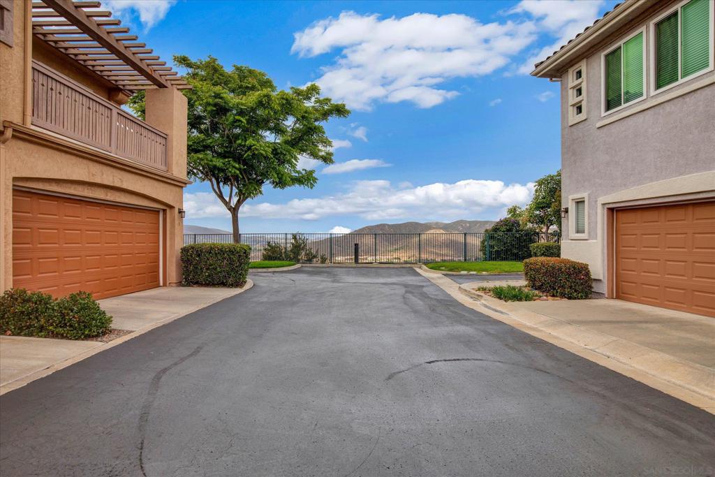 10910 Ivy Hill Dr - photo 5