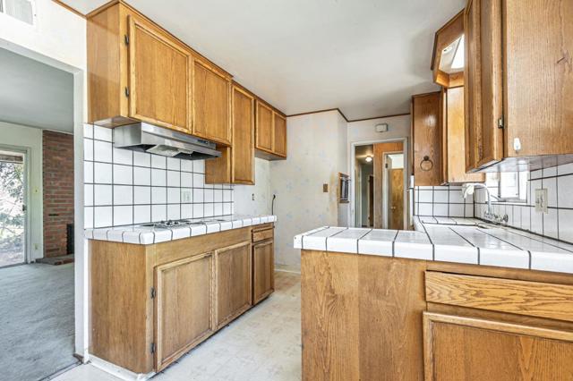 1040 Longfellow Avenue, Campbell CA: https://media.crmls.org/mediaz/e31df78f-0edf-4837-a91d-75e5e42c06be.jpg