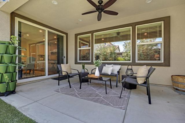 4650 Martha Ave, Tracy CA: https://media.crmls.org/mediaz/e31e2703-a55c-4d2b-bac7-3ce4067656e4.jpg