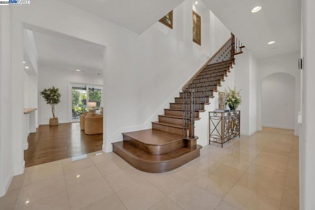 Image 13 of 57 For 7193 Rosecliff Ct