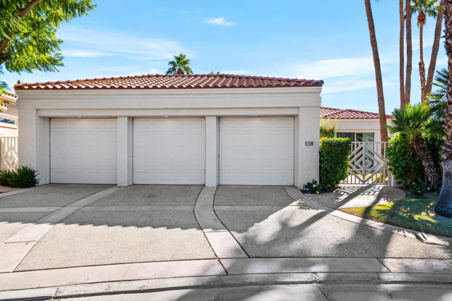47380 Via Cordova, La Quinta CA: https://media.crmls.org/mediaz/e31e9c1a-1a07-4328-a33a-3bbf00e53314.jpg