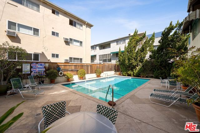 7949 Selma Avenue, Los Angeles CA: https://media.crmls.org/mediaz/e31ea182-711b-4169-9311-c66b7196ac60.jpg