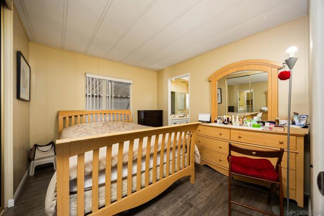 4650 Dulin Rd, Fallbrook CA: https://media.crmls.org/mediaz/e31ebdae-fbe7-49c8-87e8-2c0a3e5a6412.jpg