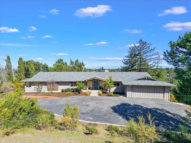 12650 Viscaino Court, Los Altos Hills CA: https://media.crmls.org/mediaz/e31fc979-1e16-419c-8d9e-16a218c9f8a7.jpg