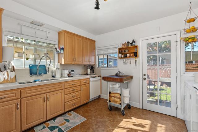 4830 4832 Utah St, San Diego CA: https://media.crmls.org/mediaz/e32028b6-748e-4cc9-8678-4c246c4c70bf.jpg