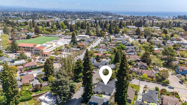 518 King Street, Santa Cruz CA: https://media.crmls.org/mediaz/e32056ea-4b8f-4bd4-bddd-7ad1ad514a7d.jpg