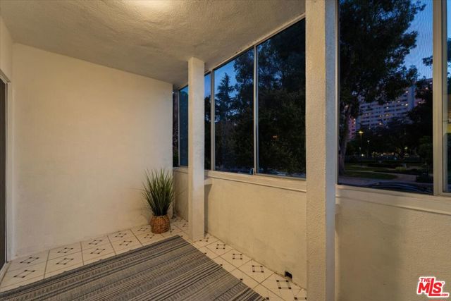 1101 Lincoln Boulevard, Santa Monica CA: https://media.crmls.org/mediaz/e32153bc-d906-45b8-b1f3-a80a79c00f41.jpg