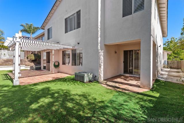11357 Wills Creek Rd, San Diego CA: https://media.crmls.org/mediaz/e321c183-be29-45b3-a640-992133e626d7.jpg