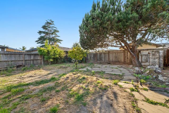 10 Emme Street, Freedom CA: https://media.crmls.org/mediaz/e321f417-8dd3-4b8c-ab7f-7cf5832afc92.jpg