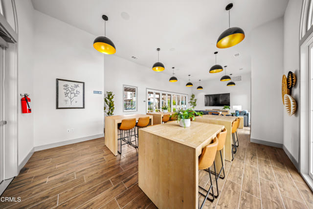 Detail Gallery Image 14 of 21 For 543 via Vallarta, Camarillo,  CA 93012 - 3 Beds | 2/2 Baths