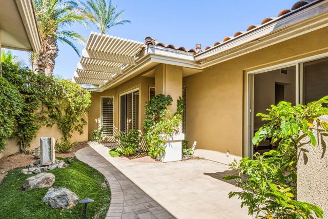 801 Deer Haven Circle, Palm Desert, CA 92211