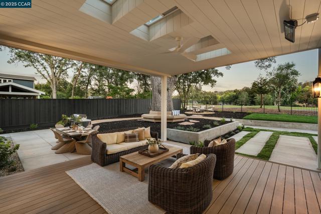 238 Cameo Dr, Danville CA: https://media.crmls.org/mediaz/e3232ef1-399f-4780-926a-1b7f1b2e33eb.jpg