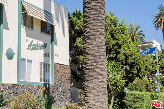 4579 Ambrose Avenue, Los Angeles CA: https://media.crmls.org/mediaz/e3242d6c-453c-4c25-94cb-f89b5982694a.jpg