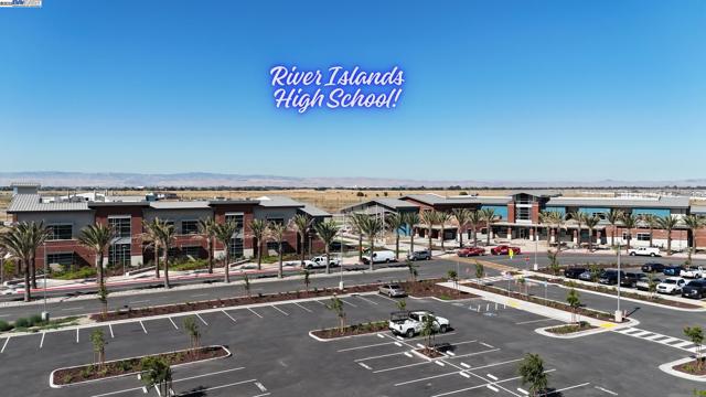 2859 Wylin Blvd, Lathrop CA: https://media.crmls.org/mediaz/e3248244-de5e-4440-b498-7627cf594889.jpg