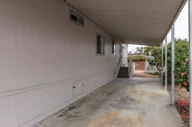 1501 Anza Avenue, Vista CA: https://media.crmls.org/mediaz/e324b8fc-573e-4ce0-a3b6-a5754657bb53.jpg