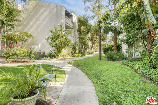 20134 Leadwell Street, Winnetka CA: https://media.crmls.org/mediaz/e324f5d9-d8bc-4cc1-97d8-28397a4f2012.jpg