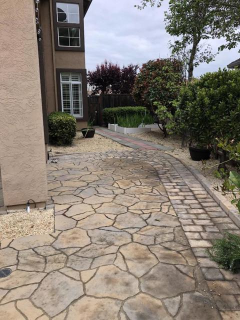 17588 River Run Road, Salinas CA: https://media.crmls.org/mediaz/e325343c-eb44-4aef-a730-ede494065cda.jpg