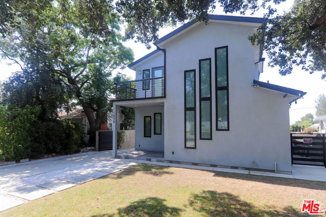 1670 Asbury Drive, Pasadena CA: https://media.crmls.org/mediaz/e3256ab4-ddf7-44b4-a0ba-7c7e55f4a84c.jpg