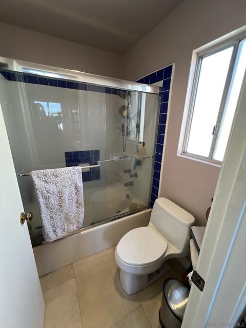 2377 Congressional Drive, El Cajon CA: https://media.crmls.org/mediaz/e325e317-cc03-44af-9109-6f58b39e321e.jpg