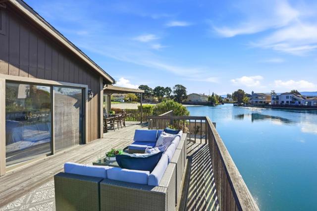 1190 Flying Fish Street, Foster City CA: https://media.crmls.org/mediaz/e32610a3-aae6-48ce-9236-170baf96659d.jpg