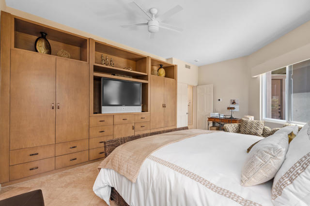 263 Desert Holly Drive, Palm Desert, CA 92211