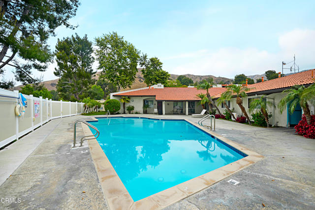 9503 Via Venezia, Burbank CA: https://media.crmls.org/mediaz/e3268a7f-f16f-4ec9-8cd0-644652819382.jpg