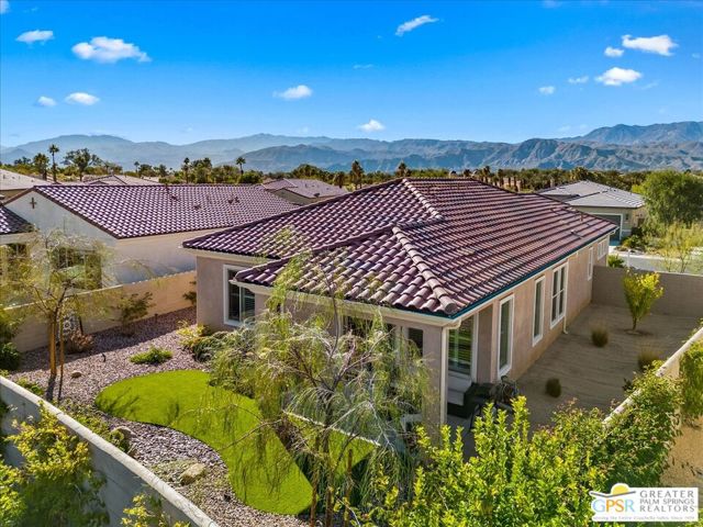 24 Cabernet, Rancho Mirage CA: https://media.crmls.org/mediaz/e32694be-a83b-40fb-b8ec-684804eb9e3a.jpg