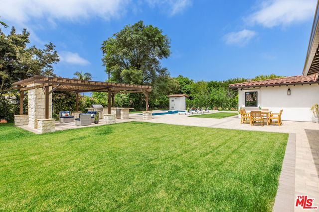 6888 Alta Vista Drive, Rancho Palos Verdes CA: https://media.crmls.org/mediaz/e327cffc-8578-4b81-bc22-881a0c7ae6fb.jpg