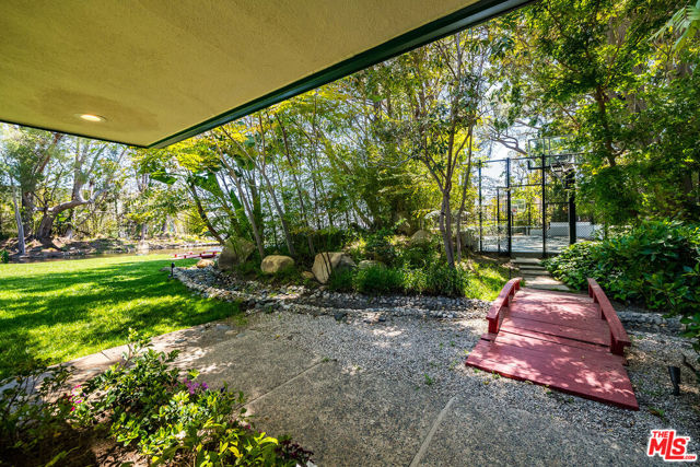 1177 Loma Linda Drive, Beverly Hills CA: https://media.crmls.org/mediaz/e327f4c1-309d-4b84-b5c0-fee82c8bb15f.jpg