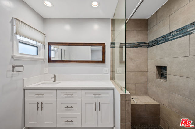 11816 Lemay Street photo 8