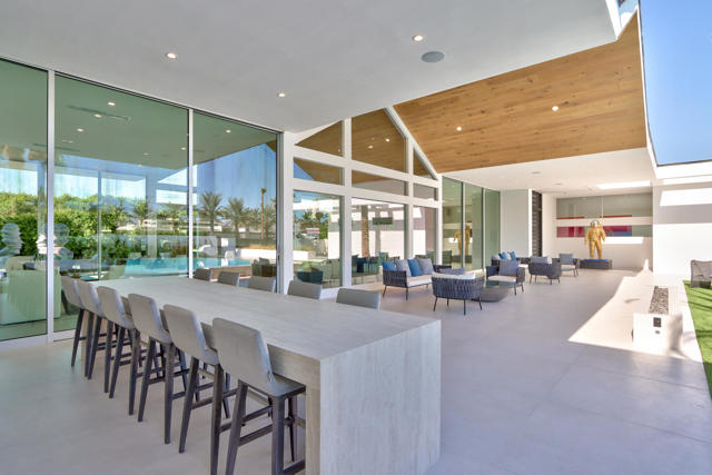 1 Makena Lane, Rancho Mirage CA: https://media.crmls.org/mediaz/e32910e6-d7cf-4259-bc36-749da57e9208.jpg
