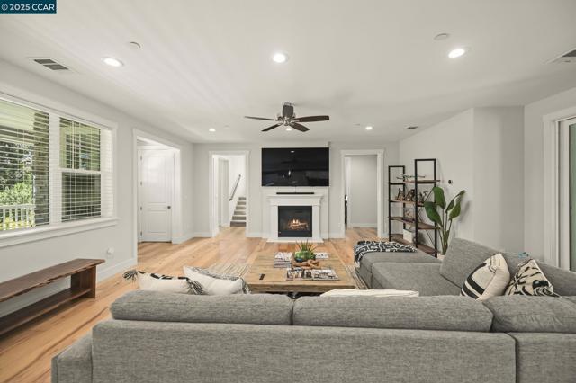 5540 Southbrook Drive, Clayton CA: https://media.crmls.org/mediaz/e32a1b1c-ec0f-4bfc-8900-c517b29eddab.jpg
