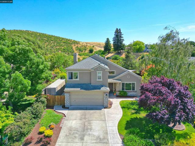 594 Morning Glory Dr, Benicia CA: https://media.crmls.org/mediaz/e32ae250-5cfd-4ebe-8e67-b92912044605.jpg