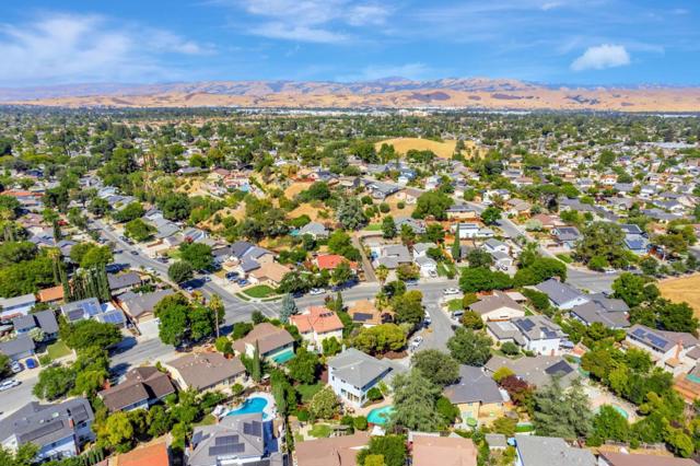 6357 Pismo Court, San Jose CA: https://media.crmls.org/mediaz/e32af16f-6166-4d48-930a-3bd8bee685b2.jpg