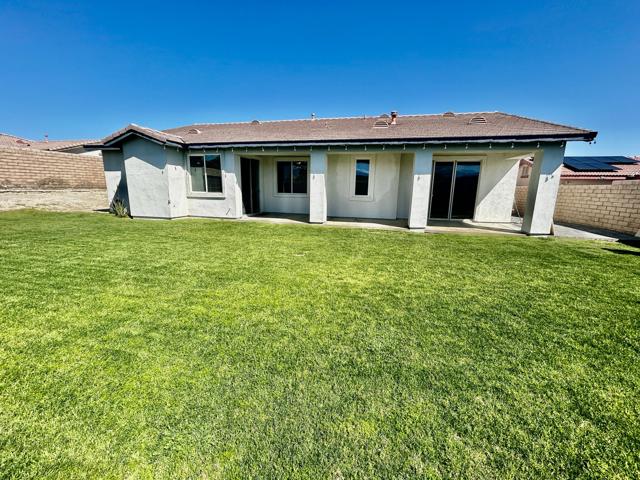 41575 Ashford Place Place, Indio CA: https://media.crmls.org/mediaz/e32b2ad8-c5e8-49aa-9a88-15d43f3f0558.jpg