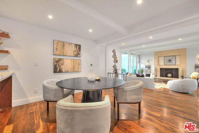 3804 Duray Place, Los Angeles CA: https://media.crmls.org/mediaz/e32b3bd6-f030-464d-b399-994374c95bcc.jpg