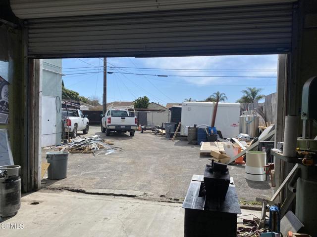 Image 2 of 6 For 1507 Oxnard Boulevard