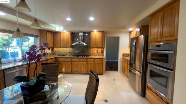 2270 Tamarisk Ct, Discovery Bay CA: https://media.crmls.org/mediaz/e32c27bc-1f7a-4c13-8a62-ef5d7713a0de.jpg