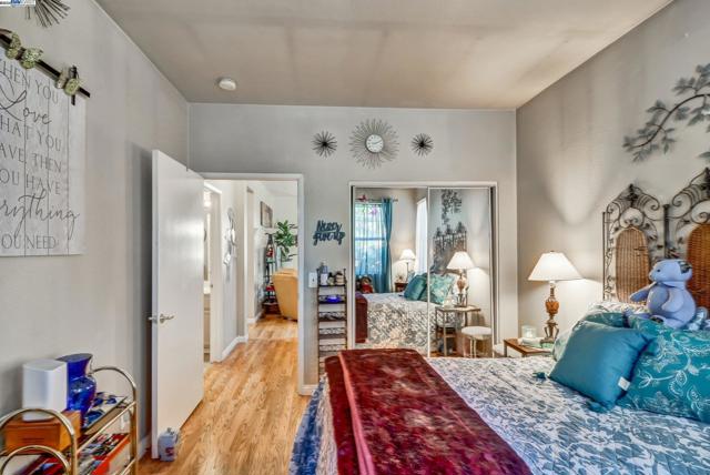 337 Upton Pyne Dr, Brentwood CA: https://media.crmls.org/mediaz/e32c39de-401a-4f41-96a9-53baf946e105.jpg