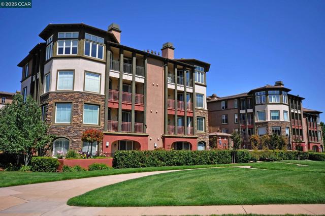 1800 Alma Ave, Walnut Creek CA: https://media.crmls.org/mediaz/e32c86a3-e353-4061-b8c9-394bc7cdaeb8.jpg