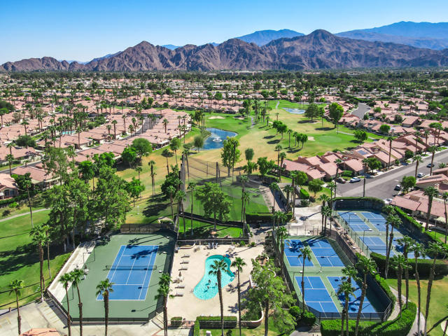 76788 Kybar Road, Palm Desert CA: https://media.crmls.org/mediaz/e32d1fe5-1412-4278-9057-c9664f3874ae.jpg